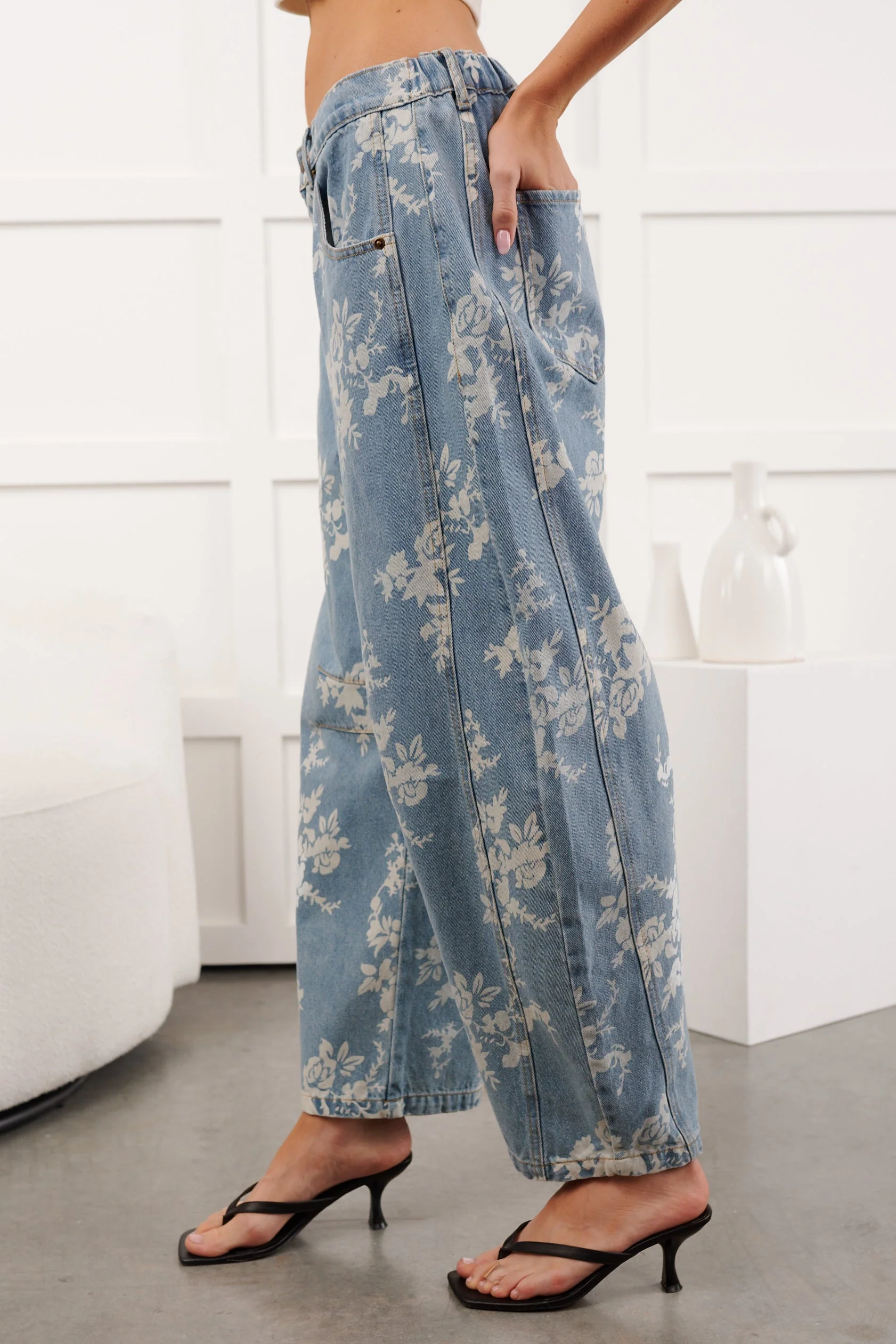 Full Of Joy Floral Barrel Mitto Shop Jeans (Denim) - Image 11