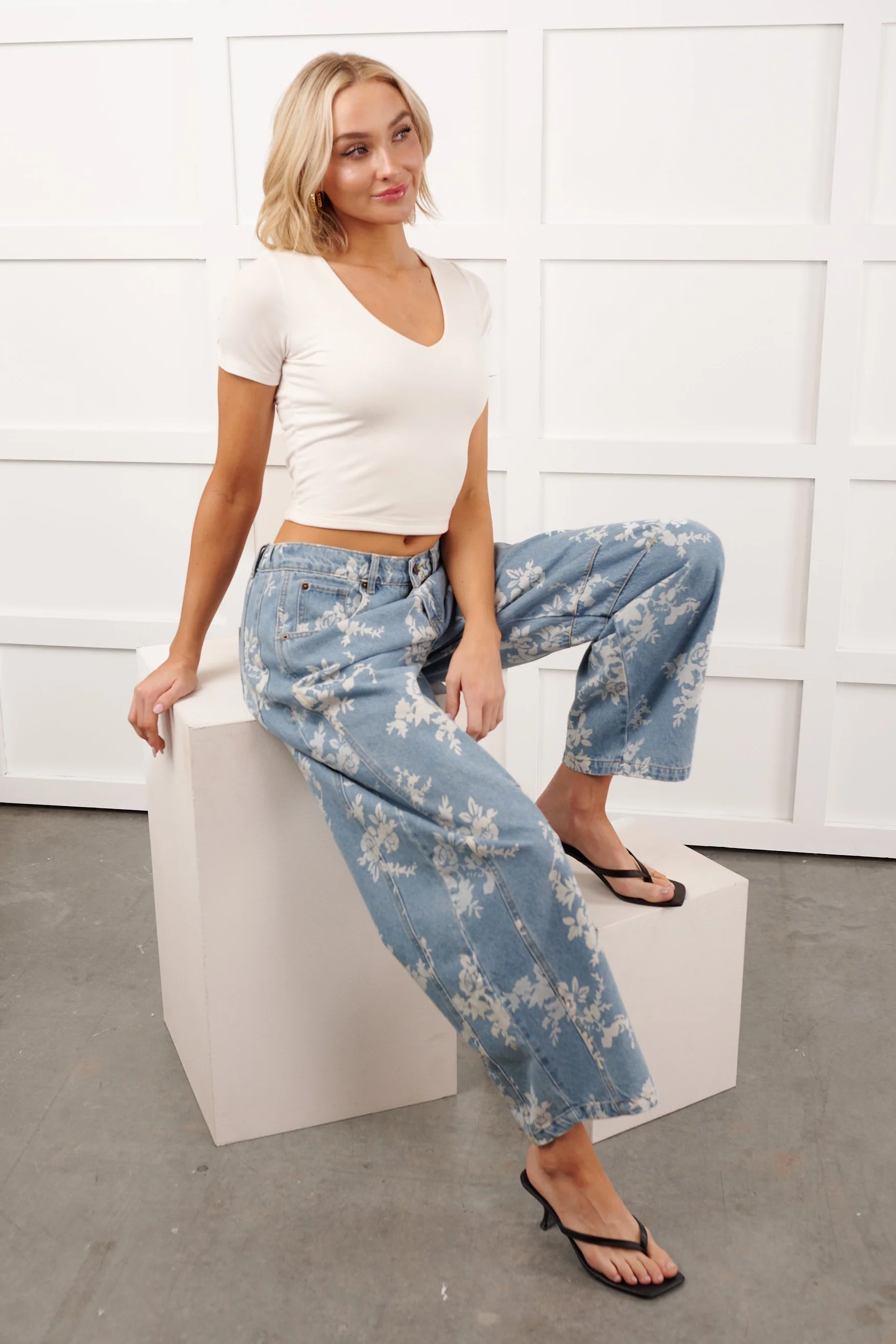 Full Of Joy Floral Barrel Mitto Shop Jeans (Denim) - Image 6
