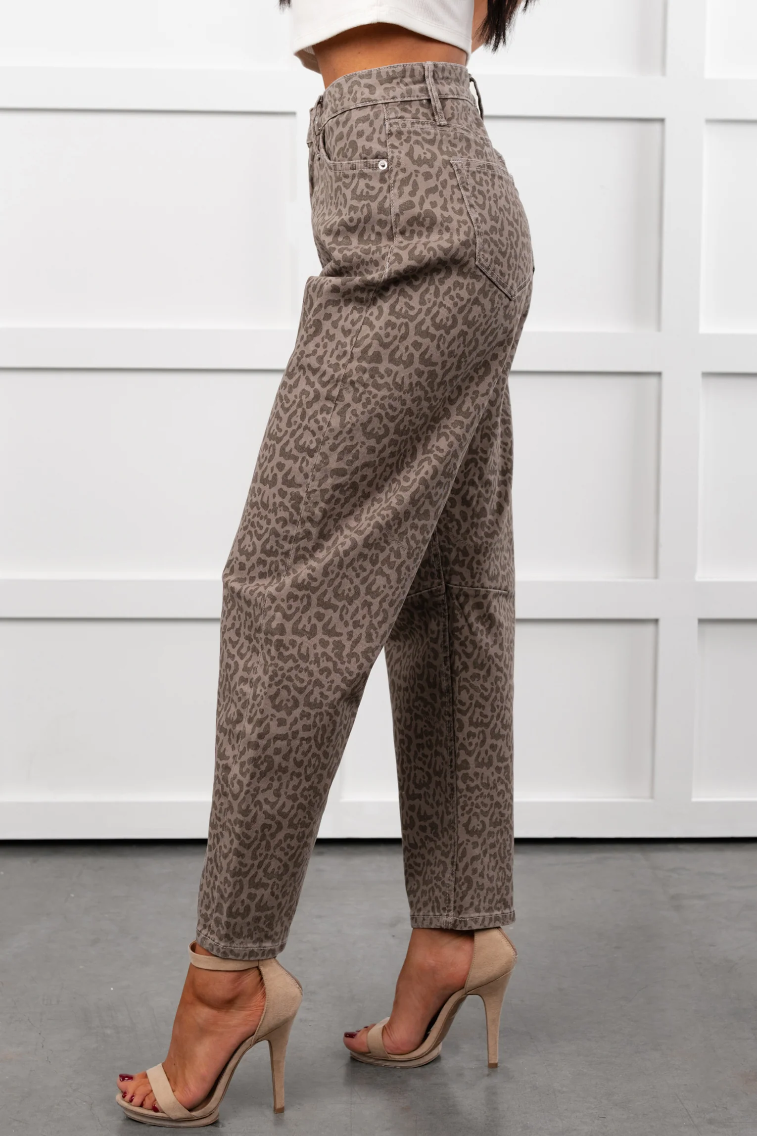 Odin Leopard Barrel Mica Denim Jeans (Ash Brown) - Image 3