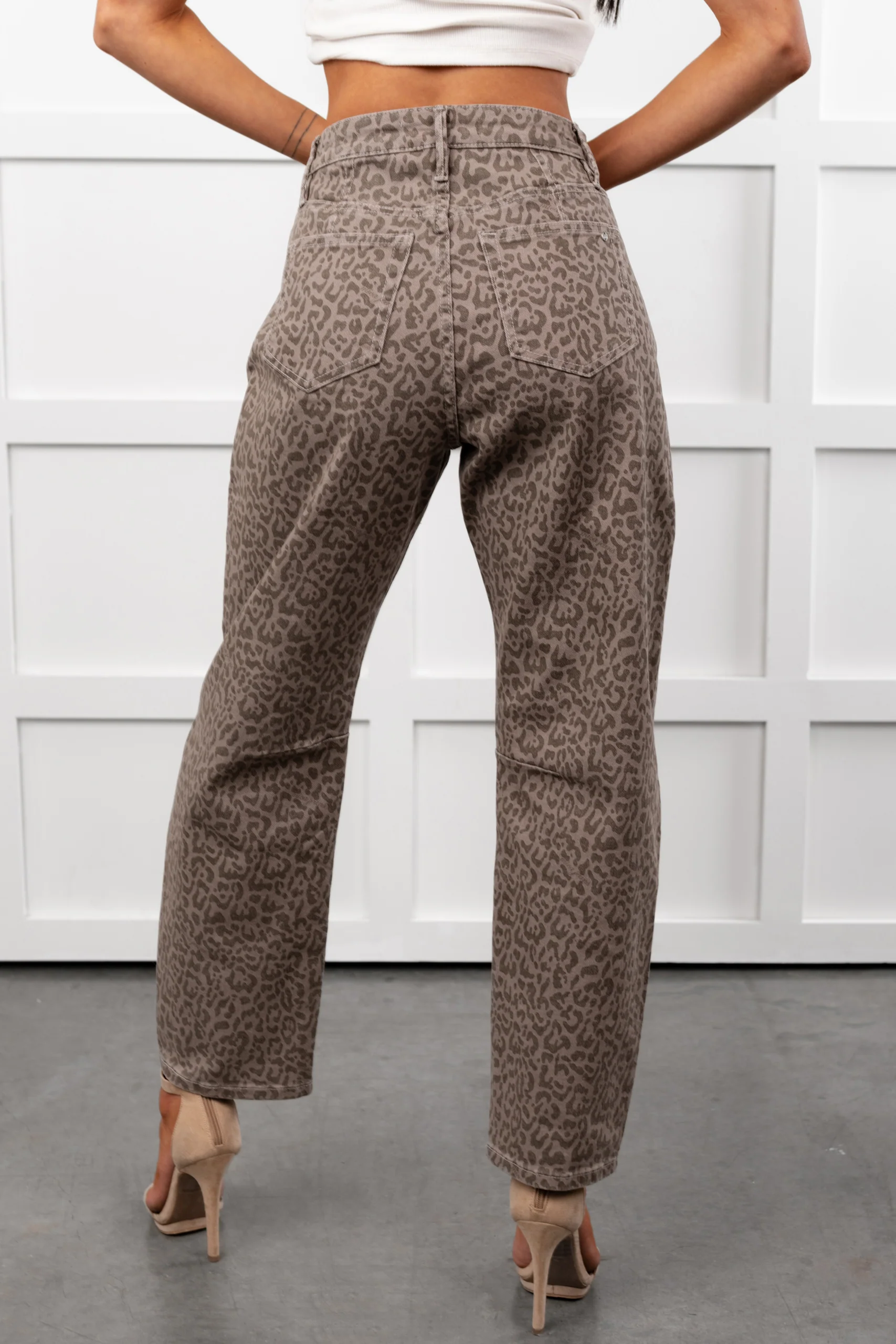 Odin Leopard Barrel Mica Denim Jeans (Ash Brown) - Image 4