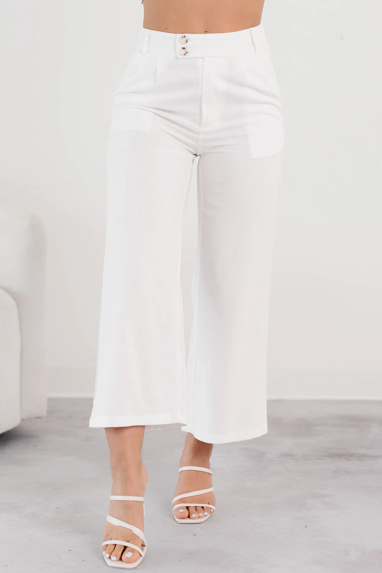 Put-together Poise Linen Cropped Pants (White) - Image 4