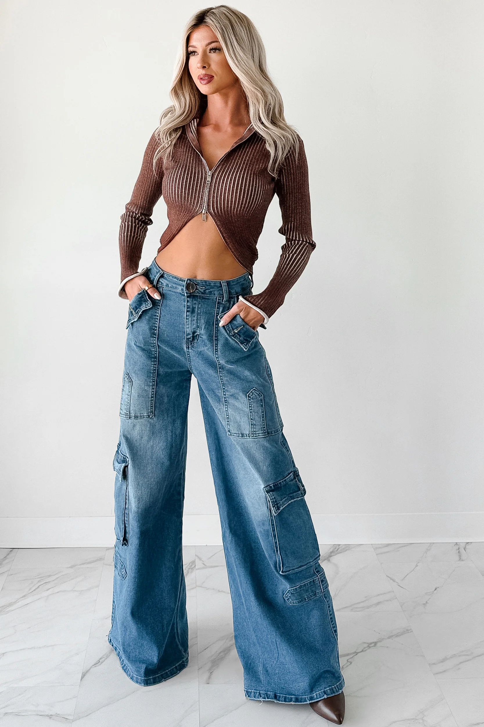 Susan Wide Leg Balboa Cargo Jeans (Medium)